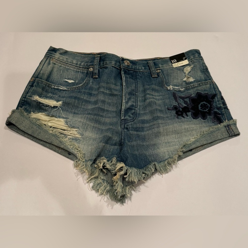 Abercrombie & Fitch High Rise Mom Shorts 30/10 Floral Embroidered Button
